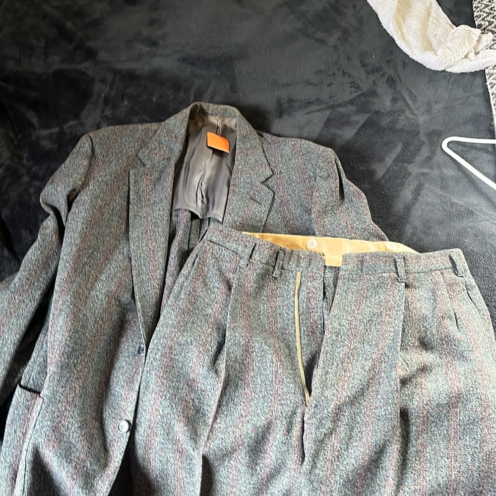 Hart Schaffner & Marx Walkers Men’s suit 34x28 Gray